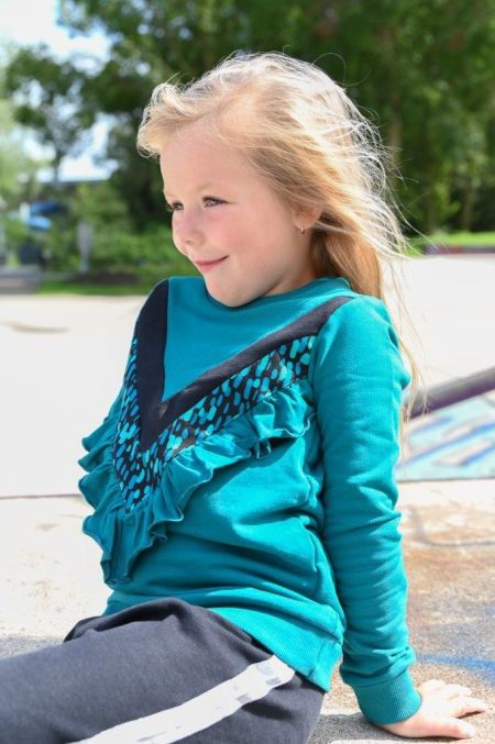 Louder! sweater Amy green lake