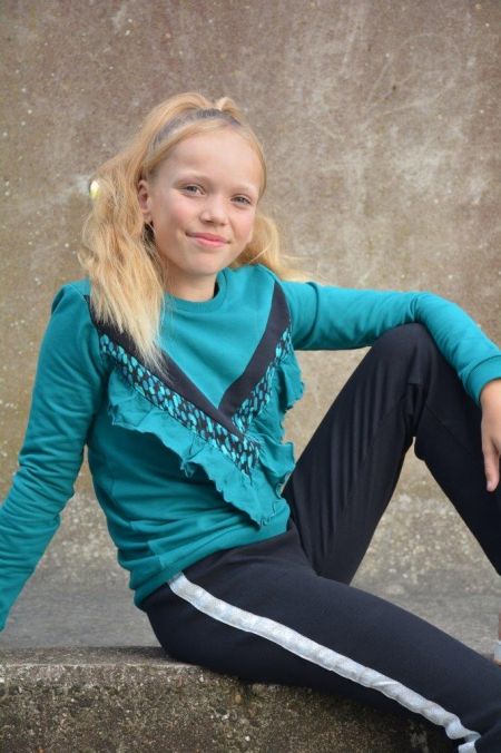 Louder! sweater Amy green lake