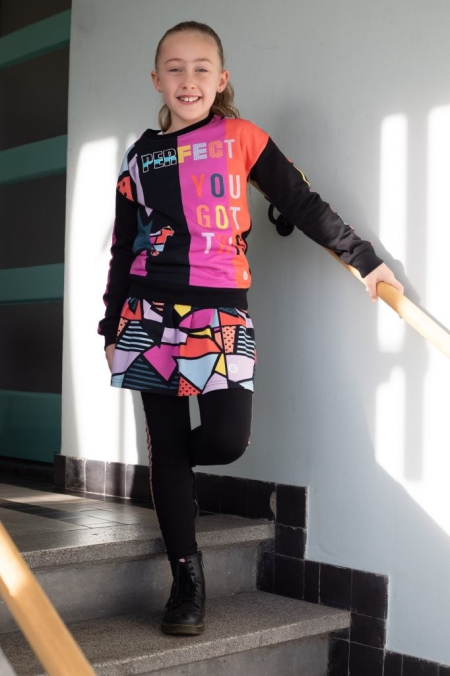 Nais sweater Xara black multi (B23-627)