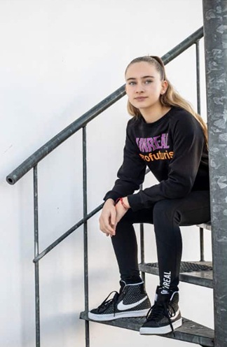 Unrealba6 sweater Amsterdam black (UNR-B23-803)