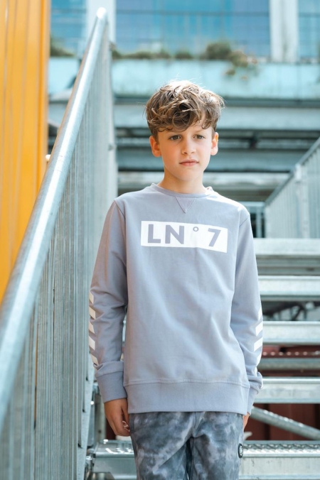 Lucky No.7 sweater minimal gray lila (LBW23SW017)