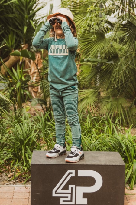 4President acid wash longsleeve Maas blue coral