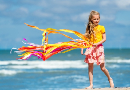 B.Nosy jurk Donna radiant yellow (Y502-5807-522)