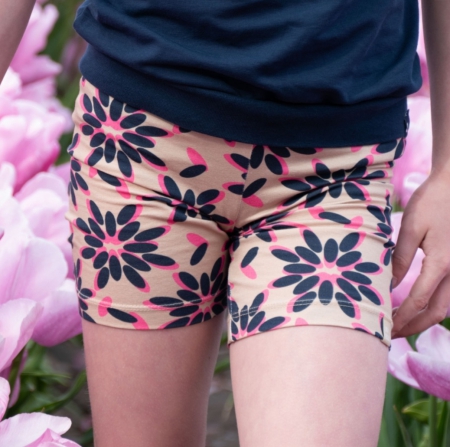 Shorty Jet funky flower cookie