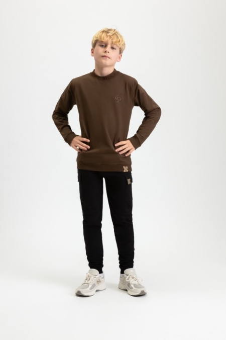 4President sweater Angelo brown